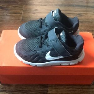 Toddler Black Nike Free Size 8c